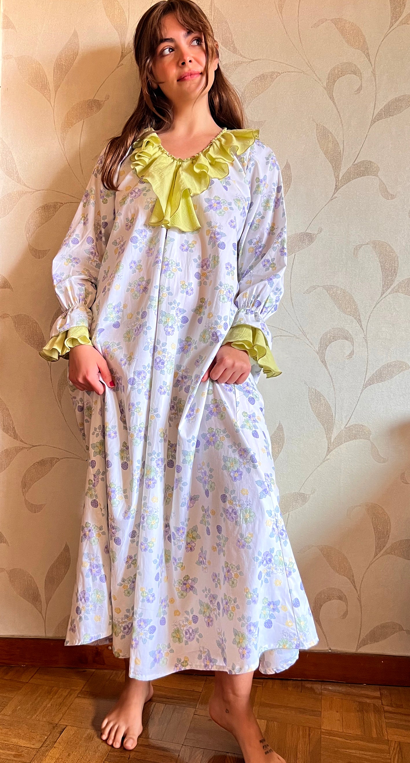 LONG NIGHTGOWN WITH BLACKBERRIES