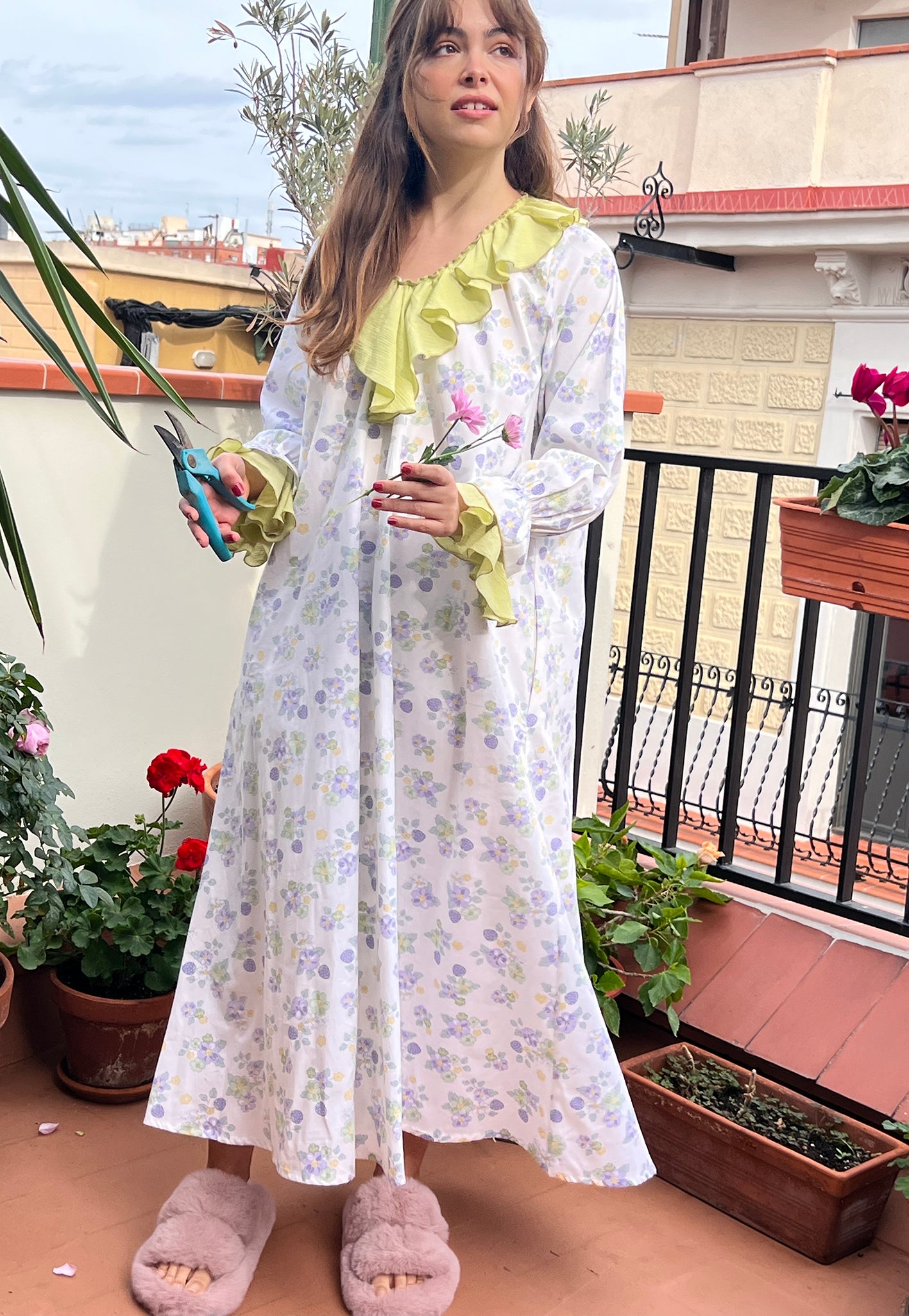 LONG NIGHTGOWN WITH BLACKBERRIES