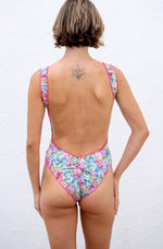 BAÑADOR TIRANTES CRISANTEMOS